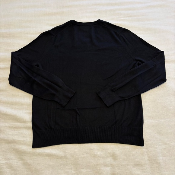 Men’s Banana Republic Silk Cashmere V-Neck Sweater - Picture 3 of 8